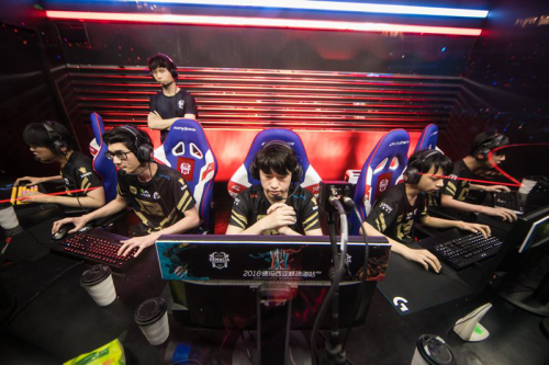 作为一名中 作为一名中